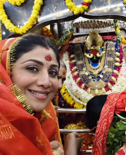 फिल्म अभिनेत्री शिल्पा शेट्टी 2 दिन काशी में रहीं