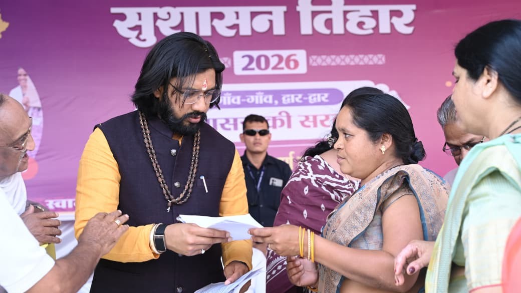 सुशासन तिहार 2026 : आरंग समाधान शिविर में 70 मामलों का मौके पर निराकरण, मंत्री गुरु खुशवंत साहेब ने सुनीं समस्याएं