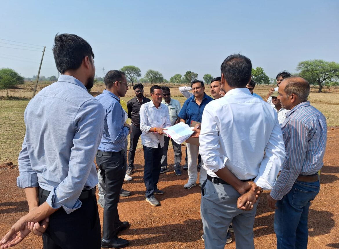 लोक निर्माण विभाग के सचिव ने निर्माणाधीन कुरुद-सिर्री मार्ग और सिर्री-चटौद सड़क का किया निरीक्षण