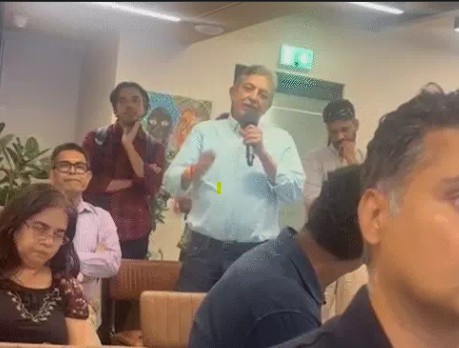 पाकिस्तान के कराची में जन्मे पत्रकार और मानवाधिकार कार्यकर्ता आरिफ आजाकिया ने हाल ही में दावा किया कि फिल्म ‘धुरंधर’ में दिखाई गई घटनाएं पूरी तरह सच
