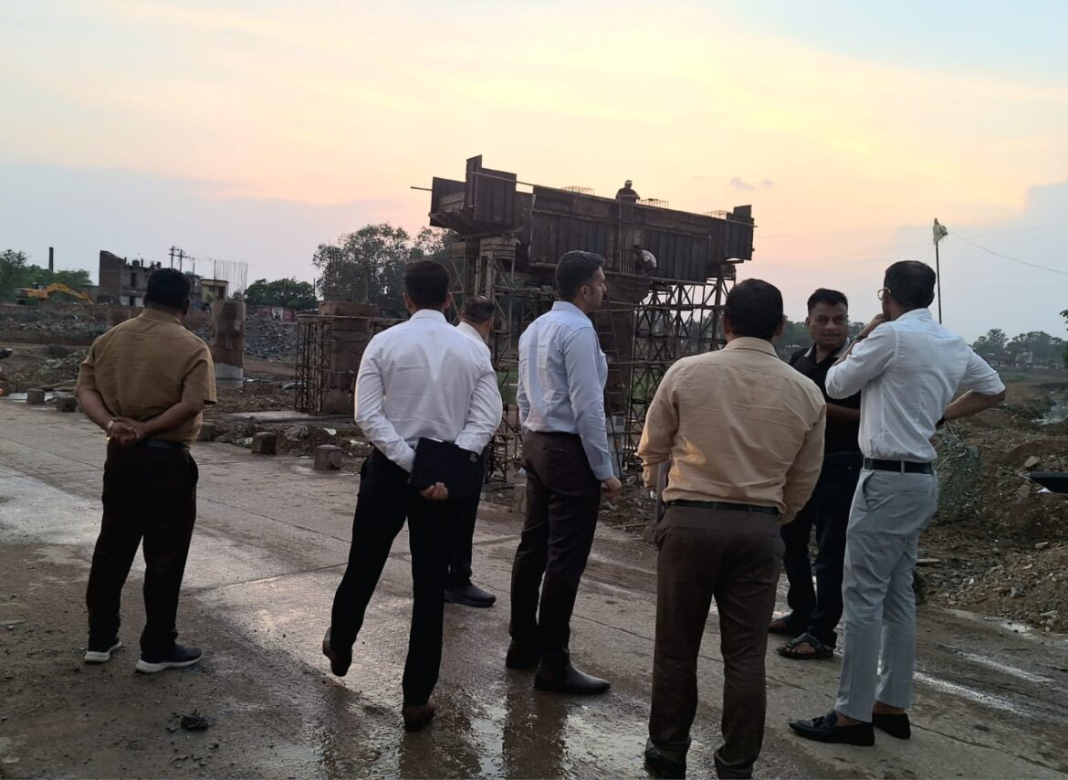 लोक निर्माण विभाग के सचिव ने निर्माणाधीन कयाघाट ब्रिज और मरीन ड्राइव का किया निरीक्षण