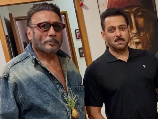 एक्टर जैकी श्रॉफ ने सलमान खान के करियर के शुरुआती दिनों को याद करते हुए बताया कि उन्होंने उन्हें पहली फिल्म दिलाने में मदद की