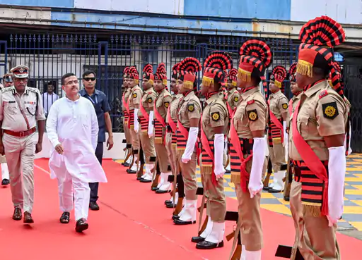 पश्चिम बंगाल के मुख्यमंत्री सुवेंदु अधिकारी ने भारत-बांग्लादेश बॉर्डर पर फेंसिंग के लिए BSF को जमीन देने की प्रक्रिया शुरू कर दी