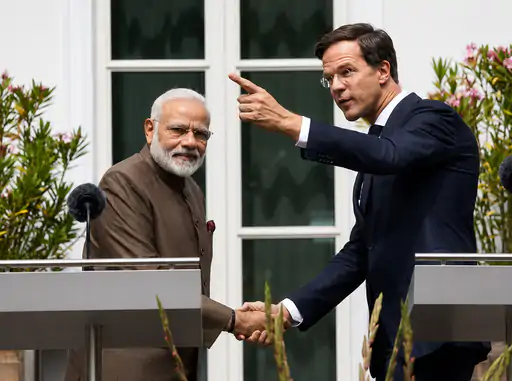 पीएम मोदी 9 साल बाद नीदरलैंड दौरे पर पहुंचे