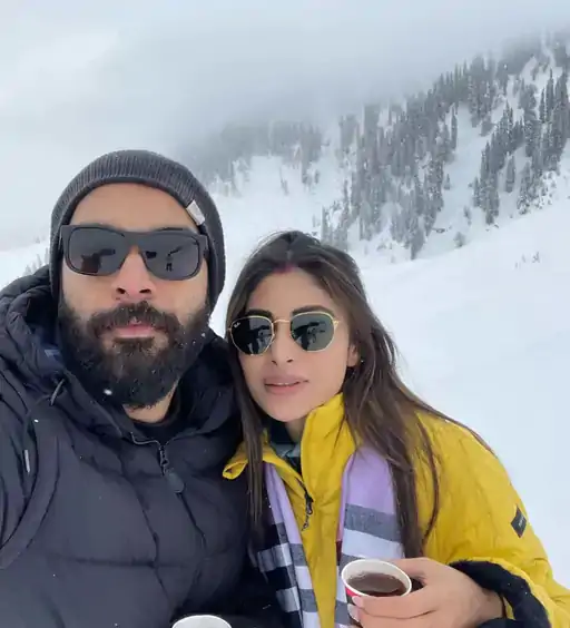 एक्ट्रेस मौनी रॉय और बिजनेसमैन सूरज नांबियार ने अनबन की खबरों के बीच अब आधिकारिक तौर पर अपने तलाक की पुष्टि कर दी