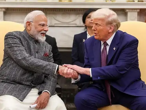 अमेरिकी राष्ट्रपति डोनाल्ड ट्रम्प ने पीएम नरेंद्र मोदी को अपना महान दोस्त बताया और कहा कि वे मोदी के बहुत बड़े फैन