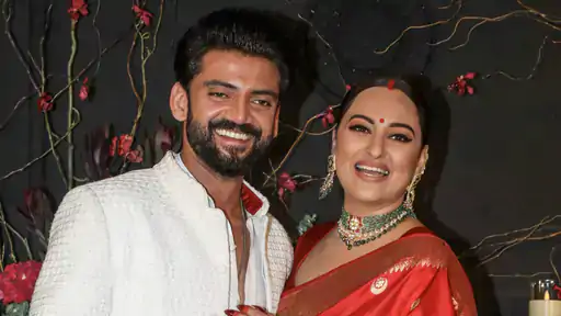 बॉलीवुड एक्ट्रेस सोनाक्षी सिन्हा और उनके पति जहीर इकबाल सोशल मीडिया पर चल रहे ‘मेलोडी’ ट्रेंड में शामिल हो गए