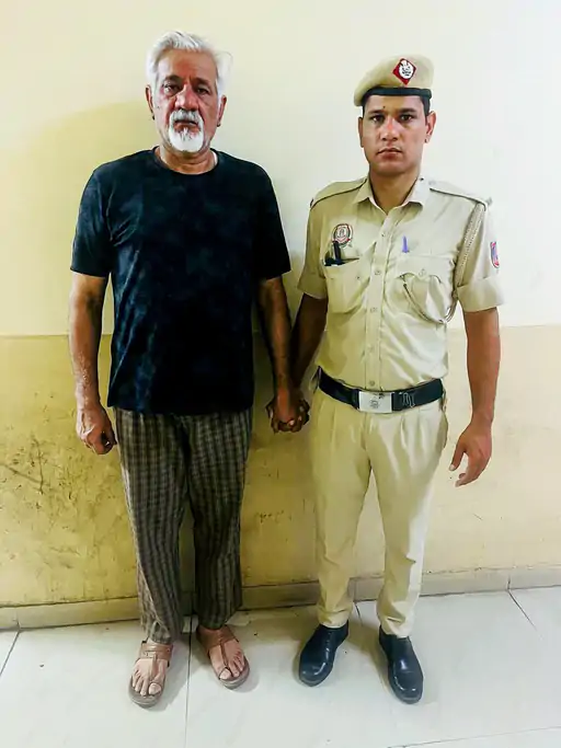 दिल्ली के मालवीय नगर स्थित फ्लरिश स्टे होटल में आग लगने के मामले में जांच के दौरान नए खुलासे हुए