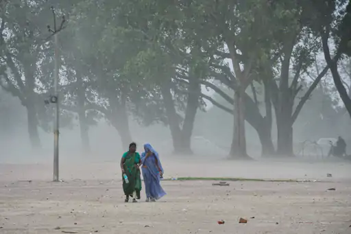मुंबई को जिस बारिश का कई हफ्तों से इंतजार था, वह आखिरकार रविवार सुबह पहुंच गई