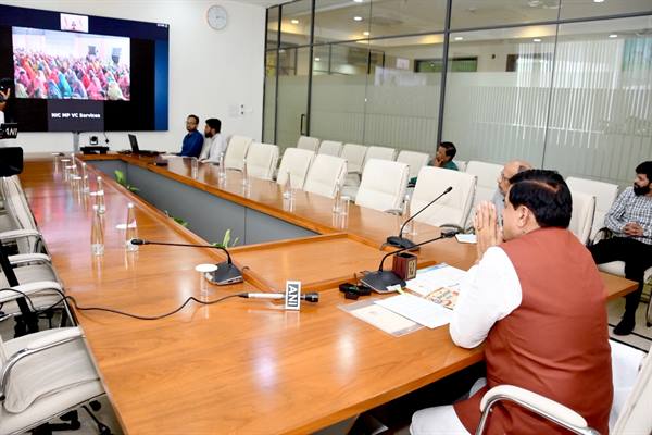 भागवत कथा श्रवण से मिटते हैं दुःख-दर्द, संसार का होता है कल्याण : मुख्यमंत्री डॉ. यादव