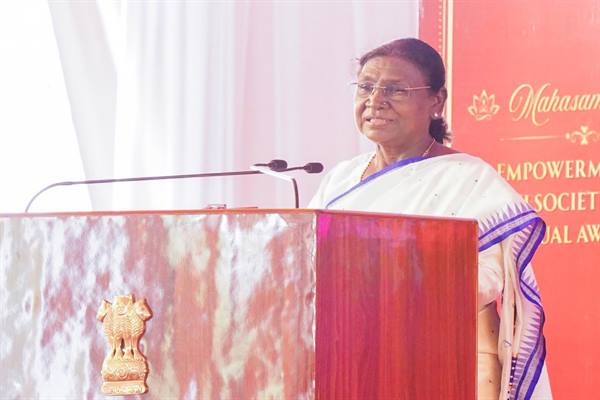 विकास और संस्कृति का संतुलन ही सशक्त और समृद्ध समाज की आधारशिला : राष्ट्रपति श्रीमती मुर्मु