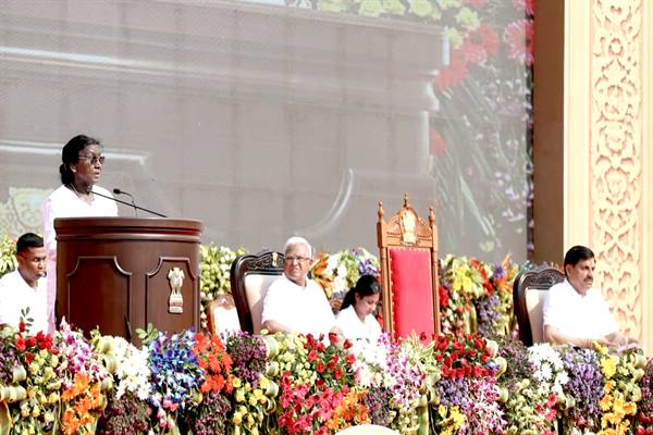 विश्‍व को भारत का अमूल्‍य उपहार है योग: राष्‍ट्रपति श्रीमती मुर्मु