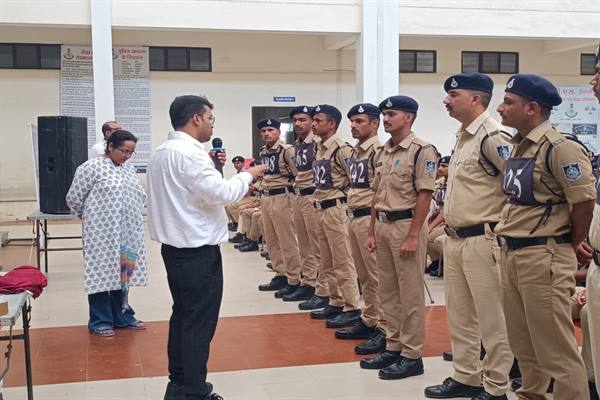 पुलिस प्रशिक्षण शाला उज्जैन में नव आरक्षकों को नशामुक्त समाज निर्माण का दिया गया संदेश