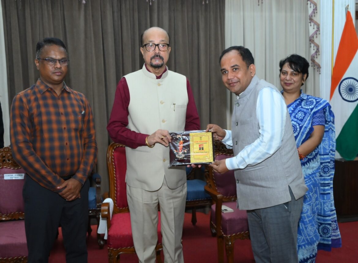 जीवन में ऐसा कार्य करें जिसमें केवल पाना नहीं, समाज को कुछ देना हो- राज्यपाल श्री रमेन डेका