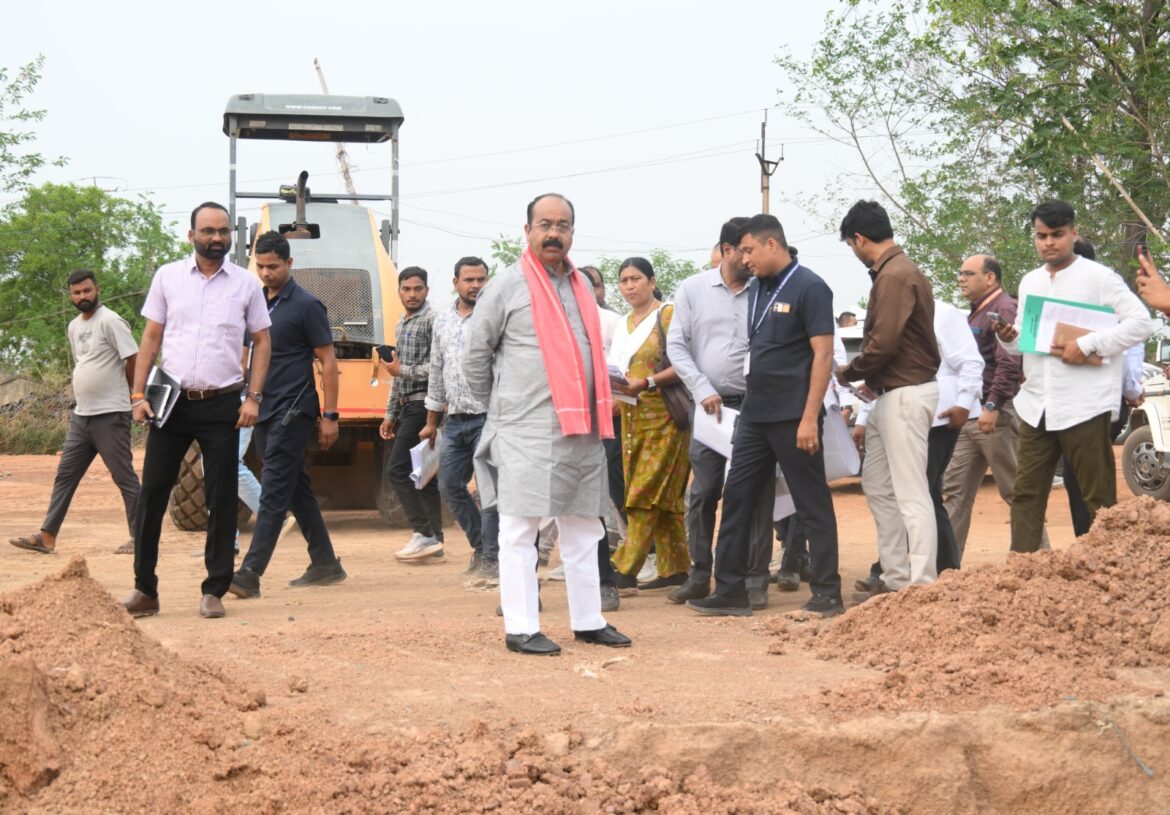उप मुख्यमंत्री अरुण साव ने इंटिग्रेटेड स्पोर्ट्स स्टेडियम का किया स्थल निरीक्षण, कुछ दिनों पहले शुरू हुआ है काम