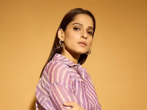 एक्ट्रेस प्रिया बापट ने हाल ही में बताया कि अपनी शुरुआती फिल्मों में से एक की शूटिंग के दौरान किसिंग सीन में वह अनकंफर्टेबल हो गई