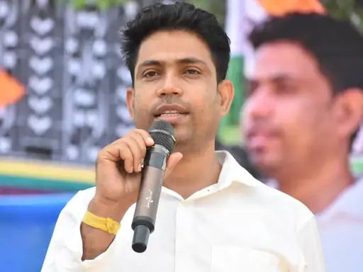 पश्चिम बंगाल पुलिस की स्पेशल टास्क फोर्स ने सोमवार को TMC नेता जहांगीर खान को गिरफ्तार कर लिया