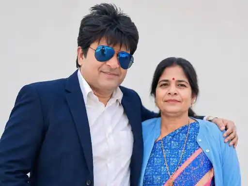 इंदौर के भंडारी मिल मार्ग स्थित श्रीनाथ विहार अपार्टमेंट में  55 वर्षीय राजुल शर्मा की मौत