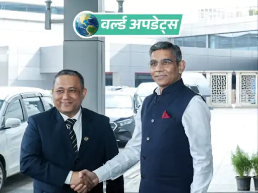 फ्रैंकफर्ट एयरपोर्ट पर गेट के पास खड़ा एक यात्री विमान अचानक आगे की तरफ झुक गया