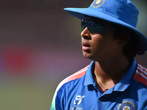 15 साल के वैभव सूर्यवंशी के माता-पिता भी इंग्लैंड और आयरलैंड जाएंगे। BCCI ने वैभव के माता-पिता को टीम के साथ यात्रा करने को कहा