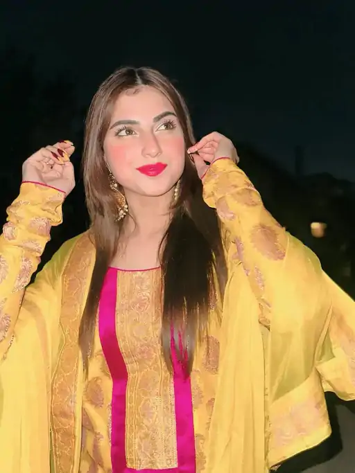 बचपन में रिश्तेदार ताने देते थे कि यह परिवार की इज्जत खराब कर देगी