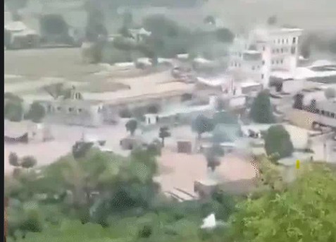 पाकिस्तान के कब्जे वाले कश्मीर (PoK) में जम्मू-कश्मीर जॉइंट अवामी एक्शन कमेटी (JAAC) के शांतिपूर्ण प्रदर्शन रैली पर पाकिस्तानी फोर्स ने गोलियां चला दीं