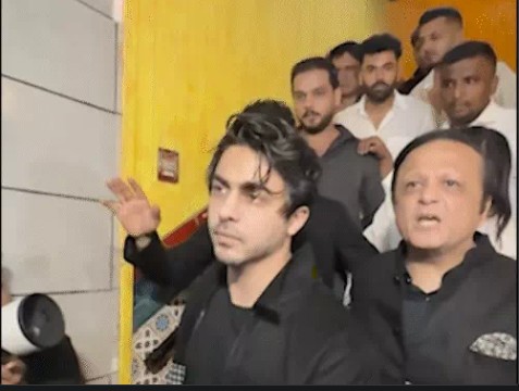 एक्टर राघव जुयाल की गुरुवार को हुई बर्थडे पार्टी में एक्ट्रेस शहनाज गिल उनके साथ नजर आईं