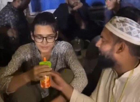 CJP के जंतर-मंतर प्रदर्शन में छात्रों को खाना खिलाने वाले वालंटियर जुनैद मलिक सुप्रीम कोर्ट पहुंच गए