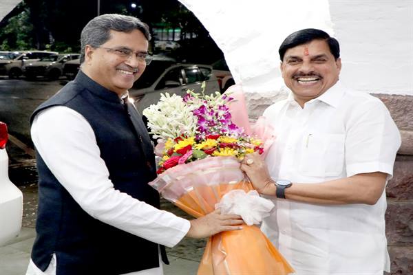 मुख्यमंत्री डॉ. यादव से मिले त्रिपुरा के मुख्यमंत्री डॉ. मणिक साहा