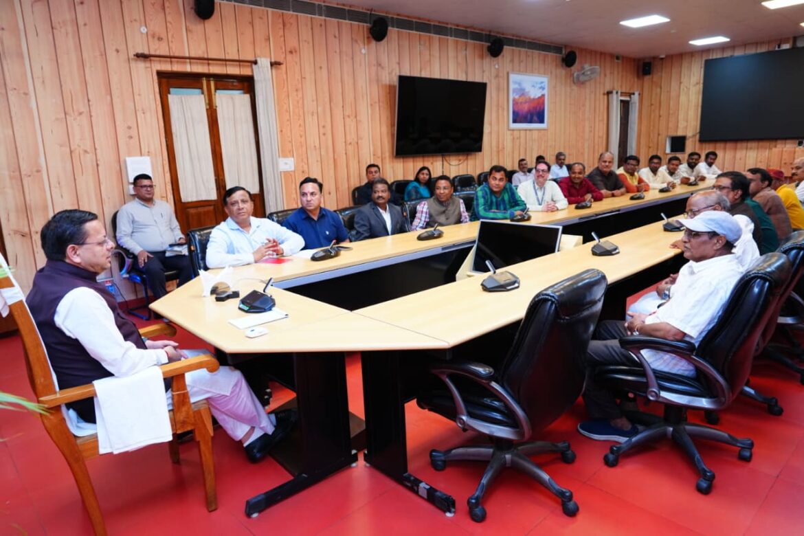 ​देवभूमि और छत्तीसगढ़ के बीच बढ़ा वैचारिक सेतु:मुख्यमंत्री धामी से मिले छत्तीसगढ़ के मीडिया प्रतिनिधि