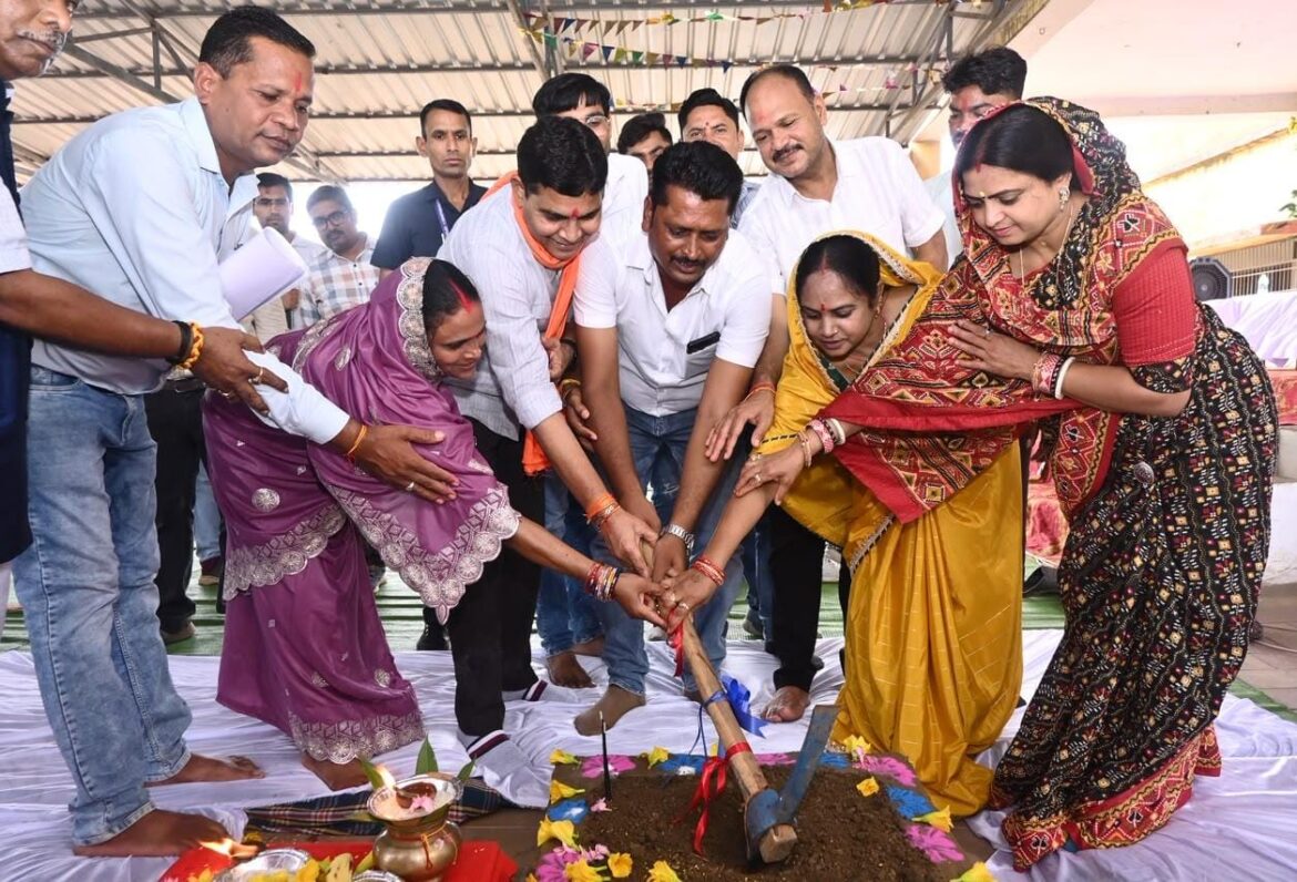 सरोरा में विकास की दोहरी सौगात- 1.60 करोड़ के मिनी स्टेडियम और 11.86 लाख के आंगनबाड़ी भवन का हुआ लोकार्पण-भूमिपूजन