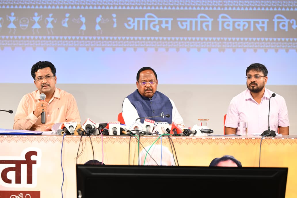 विश्व मंच पर छत्तीसगढ़ की सांस्कृतिक छाप: प्रधानमंत्री नरेंद्र मोदी ने न्यूजीलैंड के प्रधानमंत्री को भेंट की बस्तर की ढोकरा ट्री ऑफ लाइफ शिल्पकृति