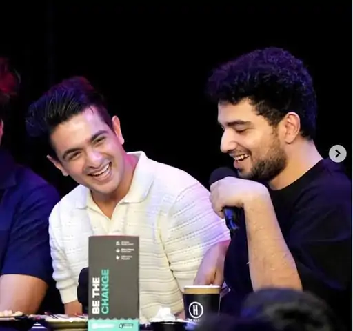 कॉमेडियन समय रैना का मंगलवार को एक वीडियो सामने आया