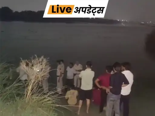 जम्मू-कश्मीर के गांदरबल जिले में हरि गनीवन के पास अमरनाथ यात्रियों से भरी एक बस सड़क से फिसल गई