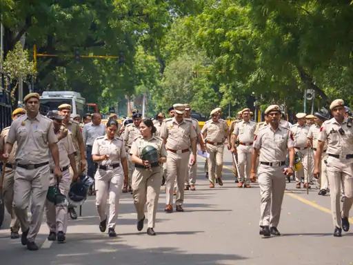 सरकार ने  कहा कि वह कॉकरोच जनता पार्टी (CJP) के साथ किसी भी समय बातचीत के लिए तैयार