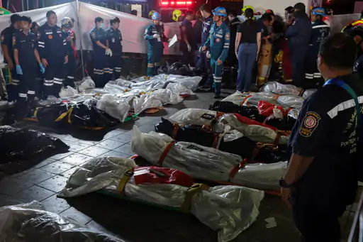 थाईलैंड की राजधानी बैंकॉक में  एक बार में आग लगने से 27 लोगों की मौत