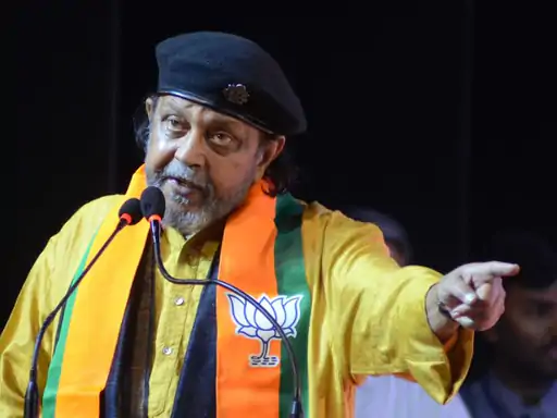 मिथुन चक्रवर्ती ने कोलकाता इंटरनेशनल फिल्म फेस्टिवल (KIFF) में न्योता नहीं मिलने पर नाराजगी जाहिर की