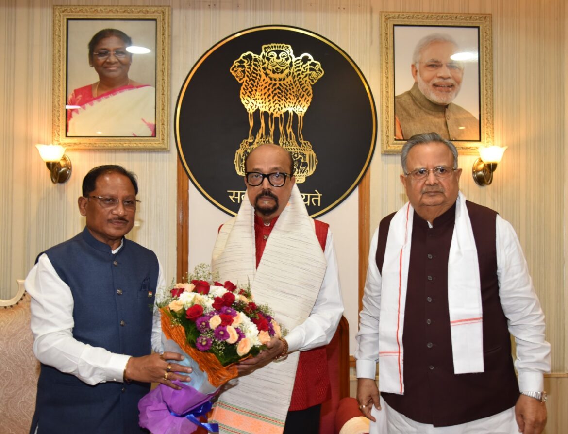 मुख्यमंत्री श्री विष्णु देव साय ने राज्यपाल श्री रमेन डेका से की सौजन्य भेंट
