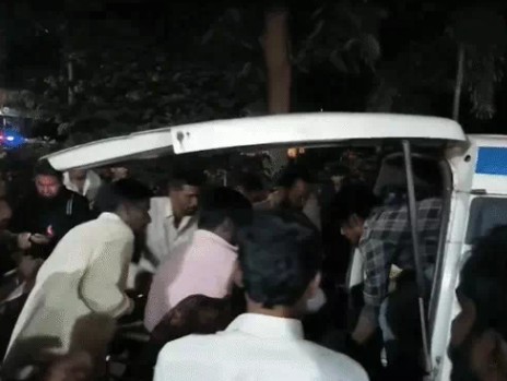 तेलंगाना के संगारेड्डी जिले में  ऑटो-रिक्शा और ट्रक की टक्कर में छह लोगों की मौत हो गई