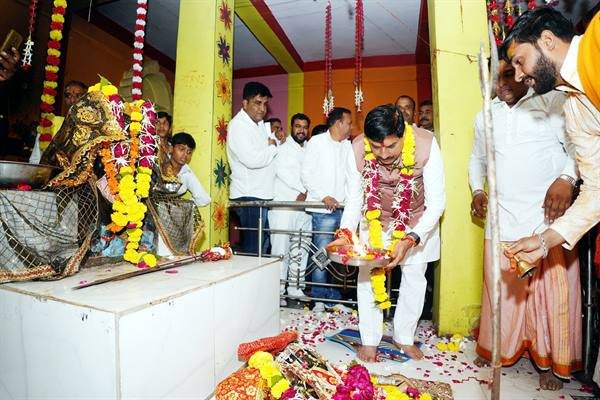 मुख्यमंत्री डॉ. यादव ने श्री सागोती माता मंदिर में किए दर्शन