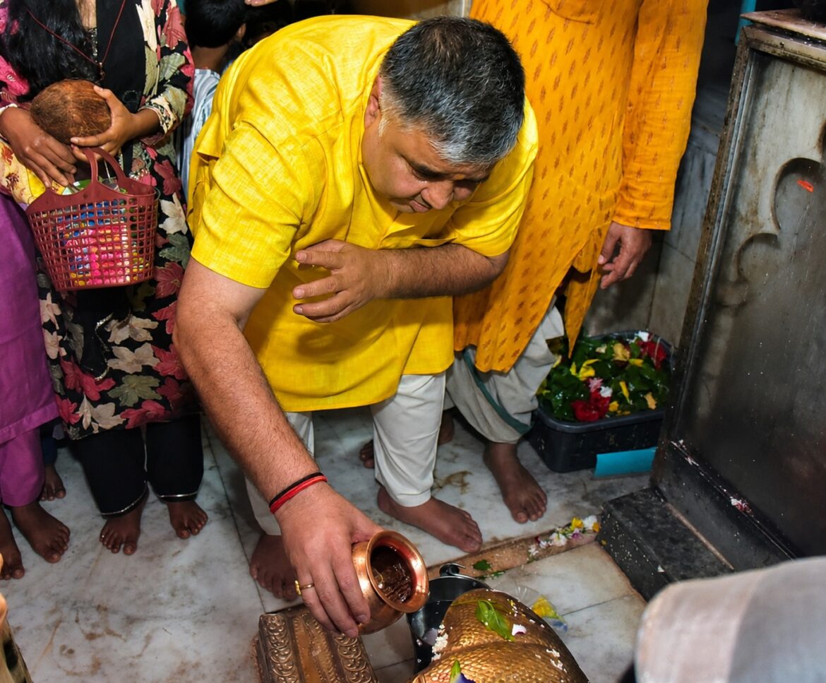 पर्यटन एवं संस्कृति मंत्री श्री राजेश अग्रवाल ने जनदर्शन में सुनीं आमजन की समस्याएं