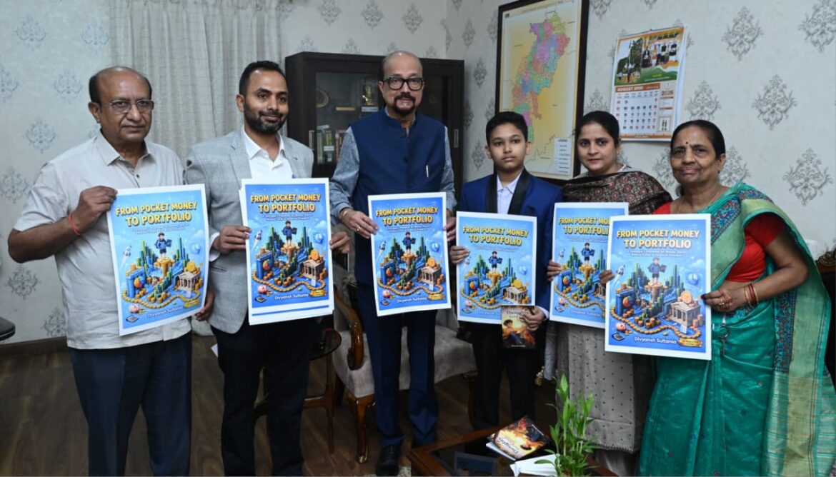 राज्यपाल श्री डेका ने 12 वर्षीय छात्र मास्टर दिव्यांश की पुस्तक ‘थॉट्स अबाउट गॉड‘ का किया विमोचन