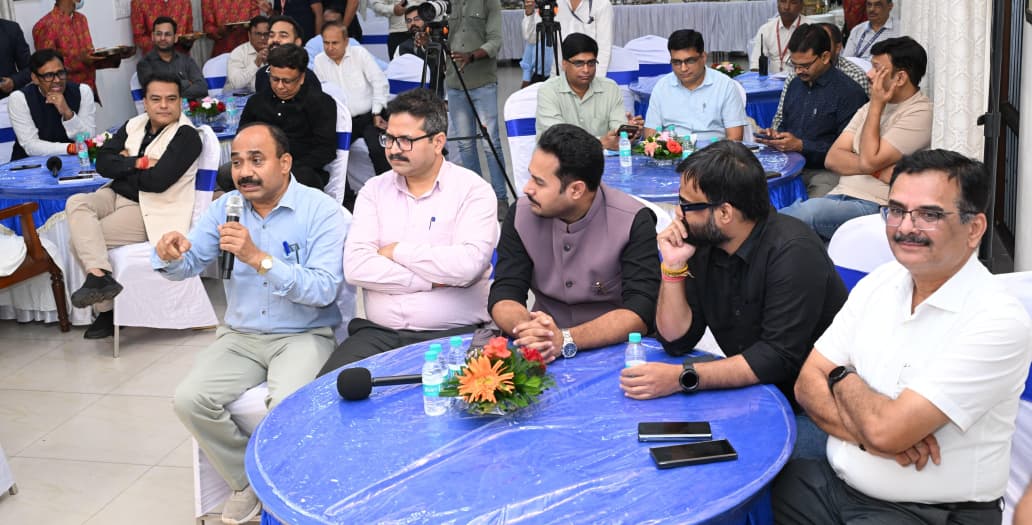 मुख्यमंत्री विष्णु देव साय के निर्देश पर ब्लू वाटर दुर्घटना में डूबे युवा की खोज के लिए विशाखापट्टनम से आयेगा भारतीय नौसेना का विशेष गोताखोर दल