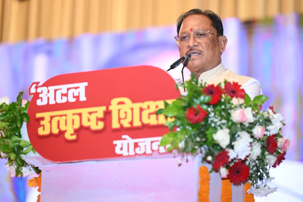श्रमिक परिवारों के बच्चों को मिल रही उत्कृष्ट शिक्षा, उनके सपनों को पंख देना हमारी प्राथमिकता : मुख्यमंत्री विष्णु देव साय
