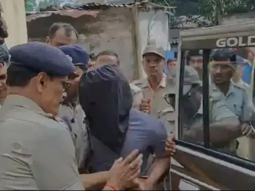 पश्चिम बंगाल STF ने दावा किया है कि बर्धमान जिले से गिरफ्तार जैश-ए-मोहम्मद ऑपरेटिव हमीम मंडल ने दिल्ली के जंतर-मंतर प्रोटेस्ट में तोड़-फोड़ की साजिश भी रची थी