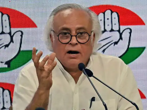 कांग्रेस सांसद जयराम रमेश ने मंगलवार को दावा किया कि कई IIT डायरेक्टर्स से कहा गया है कि वे अपने पूर्व छात्रों से संपर्क करें