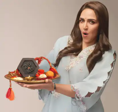 अभिनेत्री ईशा देओल रक्षाबंधन के मौके पर एक डिलीवरी ऐप के विज्ञापन में नजर आई