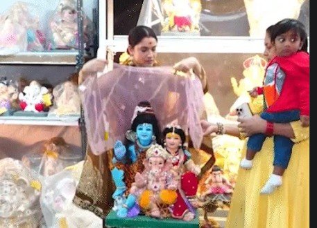 बॉलीवुड सेलेब्स गणेश उत्सव बड़े धूमधाम से मनाते