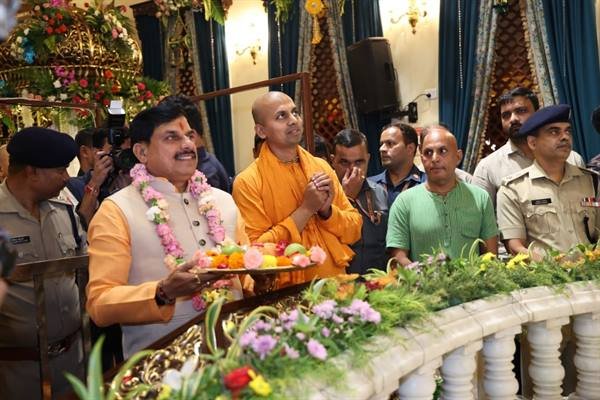 भगवान श्रीकृष्ण ने कष्टों के बीच रहकर भी जीवन को सार्थक बनाने की दी सीख : मुख्यमंत्री डॉ. यादव