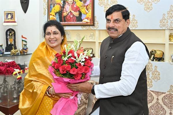 मुख्यमंत्री डॉ. यादव ने राज्यमंत्री श्रीमती कृष्णा गौर को दीं जन्मदिन की शुभकामनाएं